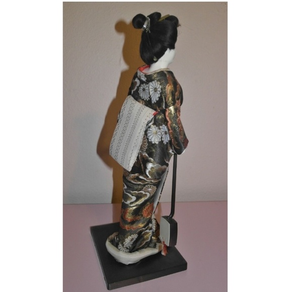 Vintage Nishi Doll Geisha with Samisen Instrument. - Picture 2 of 4